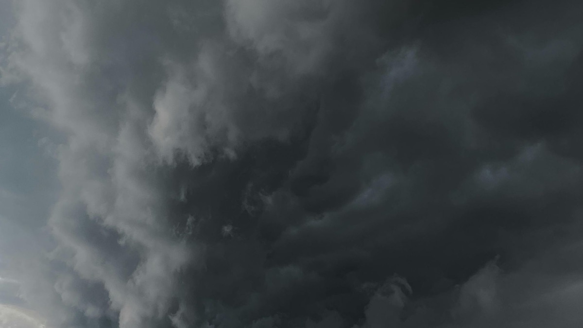 5 Warning Signs Mother Nature Is About To Strike